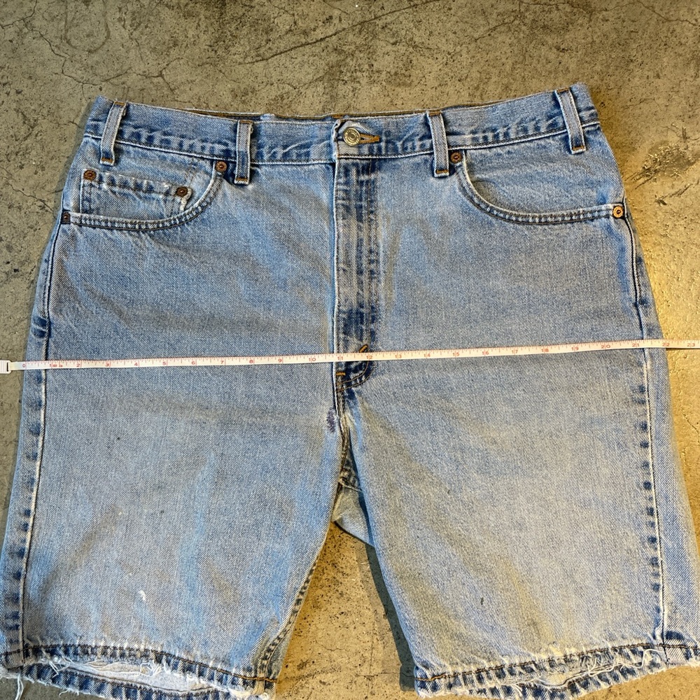 Vintage Levi’s 505 denim light wash shorts jorts size 36 - Picture 7 of 8